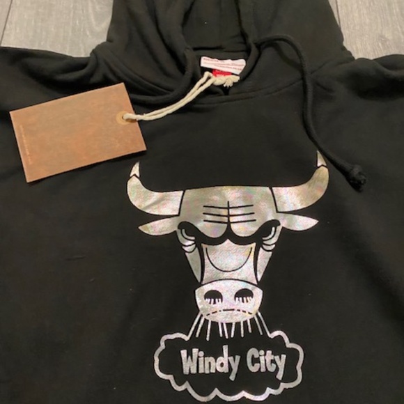 Mitchell & Ness Chicago Bulls iridescent Black Hoodie NWT - Picture 3 of 6